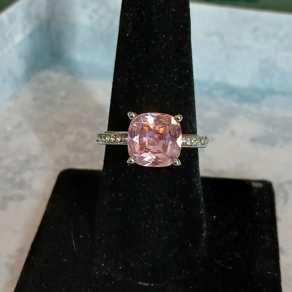 Elegant Pink Stone Silver Ring